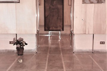 Vedute parziali dei locali del secondo piano allestiti provvisoriamente per la riapertura del Museo