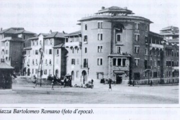 fronte su piazza  Bartolomeo Romano
